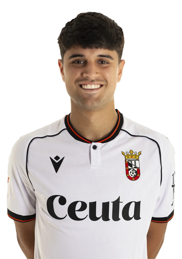 Pelayo, jugador del filial del AD Ceuta FC