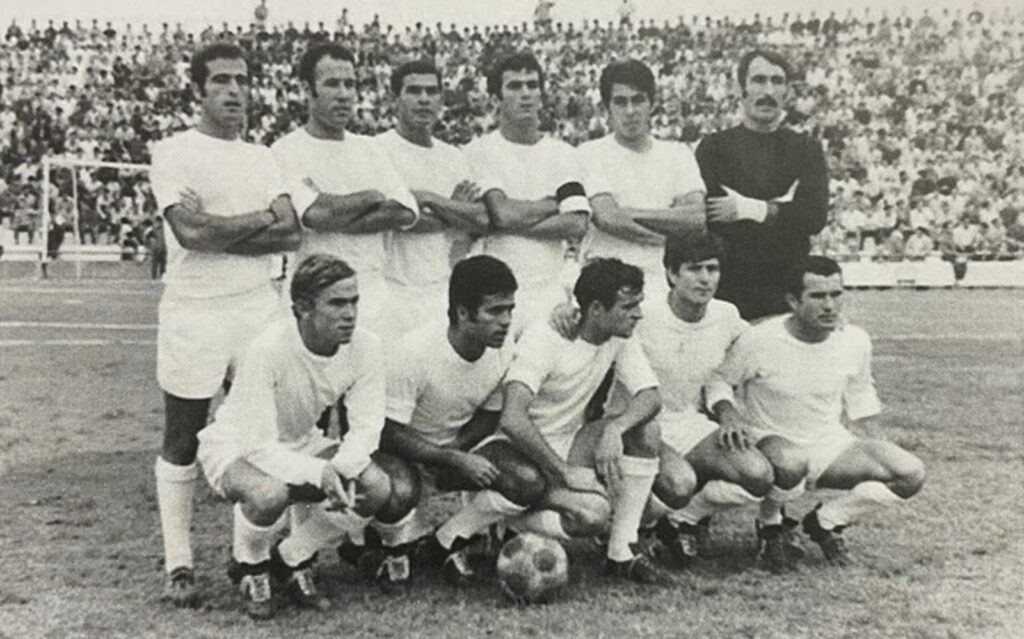 Plantilla del Ceuta en los años 70, fotografía de equipo en blanco y negro