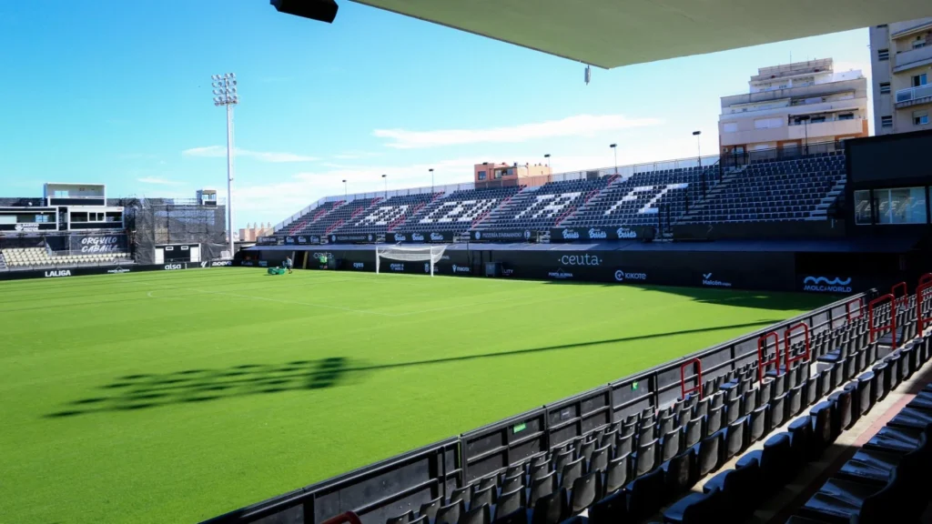 Grada del estadio Alfonso Murube
